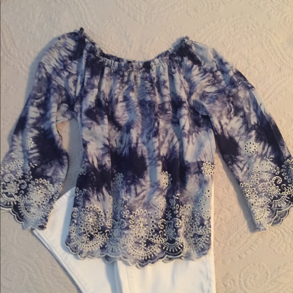 Romeo & Juliet Off The Shoulder Crop Top - Picture 2 of 5